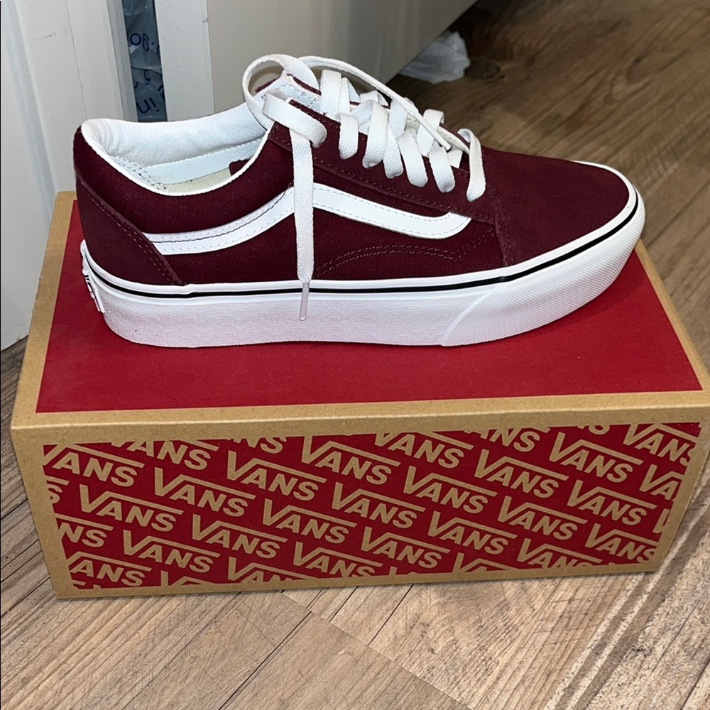 Vans Men's Burgundy and White Sneakers